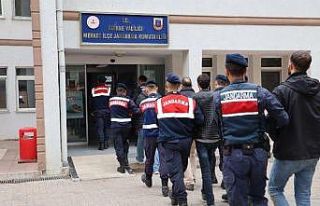 9 FETÖ üyesi sınırda yakalandı