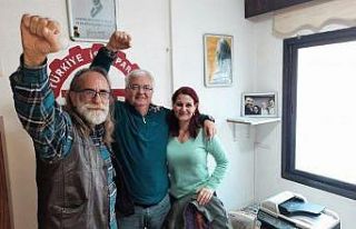 İzmir Karşıyaka TİP adayı emekli diplomat