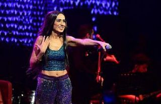 Yıldız Tilbe'den konser öncesi kebap keyfi