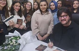 Ahmet Şafak okurlarıyla buluştu