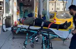 Motosikletle otomobil çarpıştı: 1 yaralı