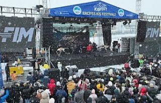 KışFest'te Ferhat Göçer karları eritti