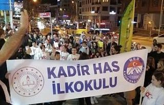 İstanbul'da öğrencilerden iftar sonrası renkli...
