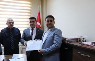 Kırkağaç Belediye Başkanı seçilen Üstün Dönmez...