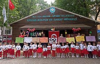 Manisa Büyükşehir'in minikleri 23 Nisan’ı...