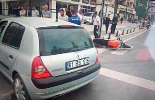 Motosiklet ve otomobil çarpıştı: 1 yaralı
