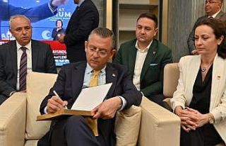 Seçim sonrası Manisa'da şeref defterine ilk...