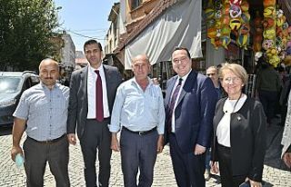 Başkan Zeyrek, Akhisar Pazaryeri Esnafını Ziyaret...