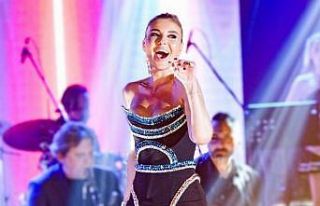 Gülben sezonun son konserini verdi