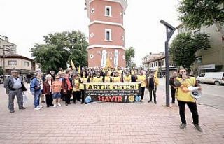 Öğretmene şiddete düdüklü alkışlı protesto