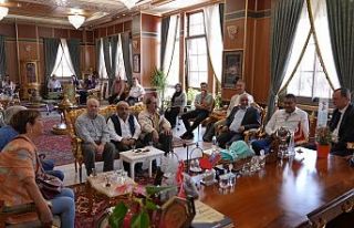 Vatandaşların ilk halk gününe yoğun ilgisi