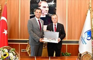Başkan Balaban Büyükşehir Belediye Başkanı Zeyrek...
