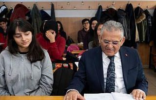 Başkan Büyükkılıç'tan öğrencilere LGS...