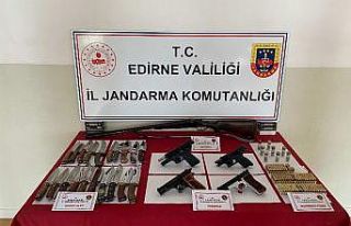 Edirne'de kaçak silah ve bıçak operasyonu