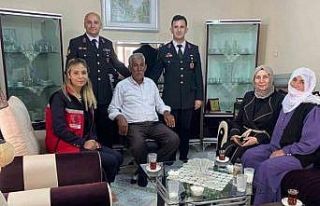 Jandarma, şehit ailelerini unutmadı
