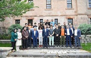 Kayseri protokolü Talas'ta gençlerle buluştu
