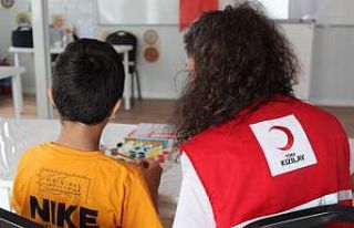 Türk Kızılay'dan afet bölgesinde 532 çocuğa...