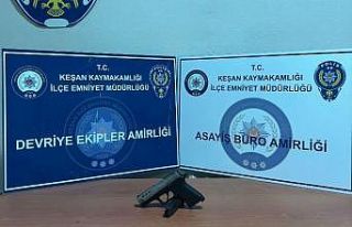Keşan'da kuru sıkı tabanca ele geçirildi!
