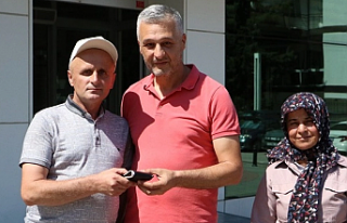 MASKİ personeli para dolu cüzdanı sahibine teslim...