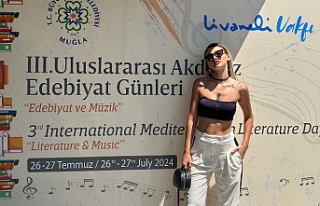 Nevide Çiçek Uluslararası Akdeniz Edebiyat Günleri'nde