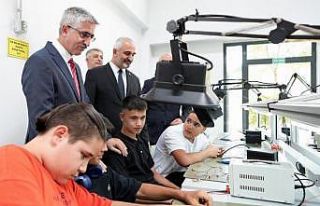 Öğrencilere 'zanaat atölyeleri' açıldı