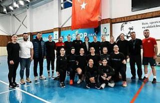 Üsküdarlı kadın hentbolcuların Avrupa'da...