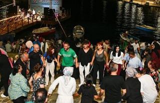 Karadeniz türküleri coşturdu