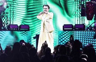Kenan Doğulu, Çeşme performansıyla hayran bıraktı
