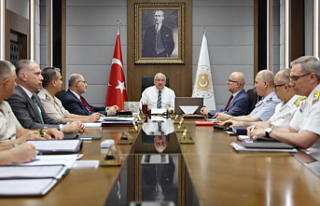 Kuvvet komutanlarıyla toplandı