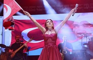Melek Mosso, Kütahya’da 70.000 kişiyi Cumhuriyet...