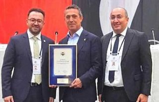 Ali Koç, Erzurum Fenerbahçeliler Derneği'ne...