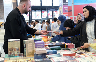 Kitap Fuarına ilgi salonlara sığmıyor