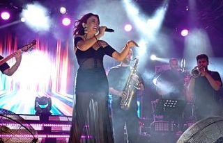 Melek Mosso, hem göze hem de kulağa hitap etti!...