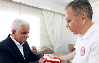 Bakan Yerlikaya Hakkari ziyaretinden paylaştığı...