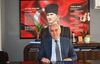 Öğrencilerin efsane müdürü eğitim için geri...