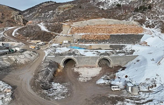 8 Bakan gören Sivas'taki tünel, 11 yıldır...