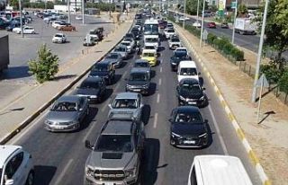 Trafikteki araçlar 'gri' rengi sevdi......