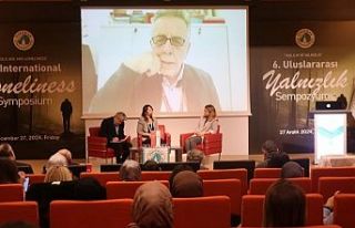 Yalnız yaşayan iki yaşlıdan biri kendini yalnız...