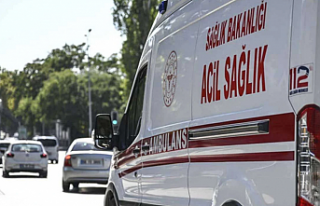 Can Pazarı yaşandı! İki yolcu minibüsü çarpıştı;...