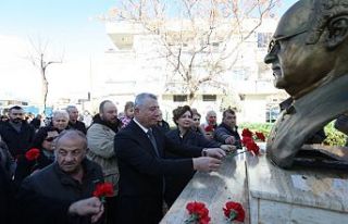 İzmir Güzelbahçe'de Uğur Mumcu büstü ve...