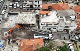 İzmir'in göbeğindeki metruk binalar tarih...