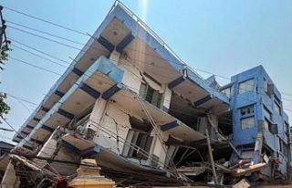 Myanmar'daki depremlerde yaşamını yitirenlerin...