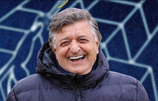 Yılmaz Vural Fenerbahçe'nin  teknik direktörü...