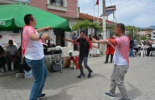 Demirci'de Anlamlı Uğurlama: Özel Gençler...