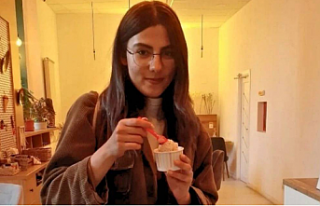 “Diktatör Erdoğan” Dövizi Taşıdığı İçin...