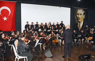 Maarif Orkestrası Konser Verdi! Ayakta alkışlandılar