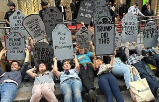 Manhattan’da 'Milyarder Galasına' protesto...