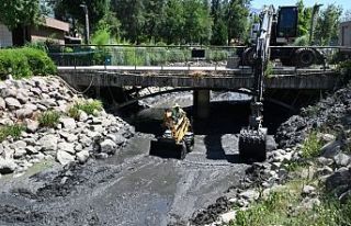 MASKİ’den Atatürk Kent Parkı’ndaki derede temizlik...