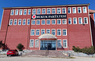 Hukuk Fakültelerine Giriş Barajı 125 Bine Çıkarıldı