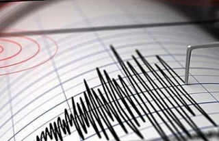 SON DAKİKA! Sındırgı'da deprem yine korkuttu